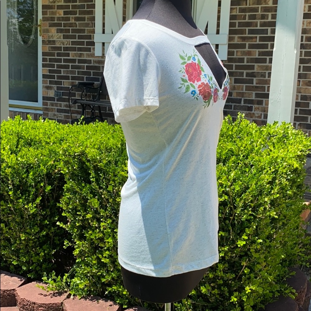Ali Dee Ladies' Wild Roses Choker Tee - Picture 4 of 5